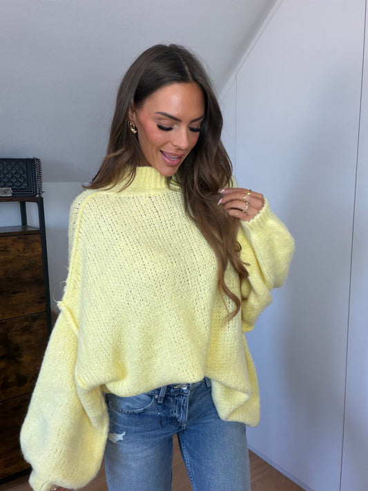 Charlotte Trui Yellow